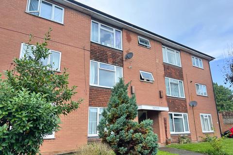 3 bedroom flat for sale, Burlington Court, Aldershot GU11