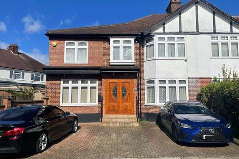 4 bedroom semi-detached house to rent, Alders Road, Edgeware, London