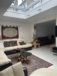 4 bedroom semi-detached house to rent, Alders Road, Edgeware, London