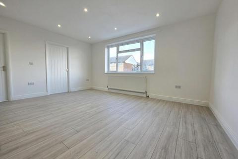 1 bedroom apartment to rent, Windsor Court, N14