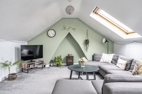 2 bedroom apartment for sale, North Street, Wellington, Somerset, TA21