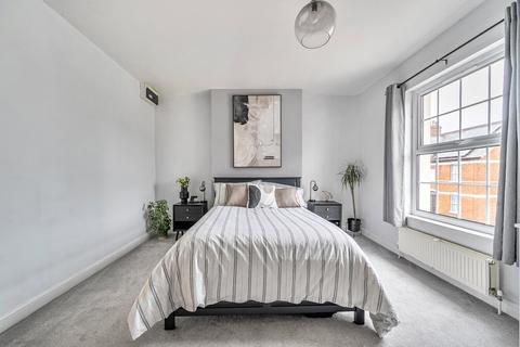 2 bedroom apartment for sale, North Street, Wellington, Somerset, TA21