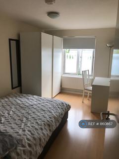 1 bedroom in a flat share to rent, Camden, London, NW1