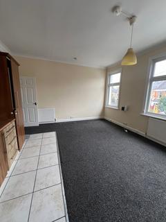2 bedroom flat to rent, Carholme Road
