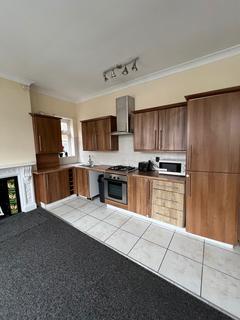 2 bedroom flat to rent, Carholme Road