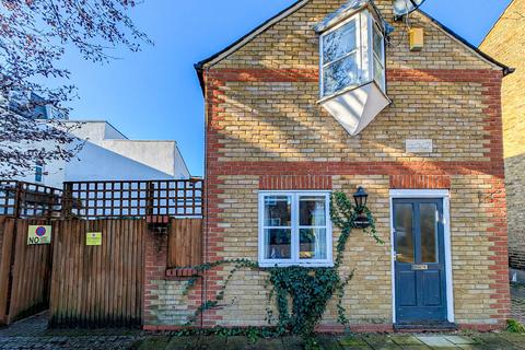 1 bedroom detached house to rent, Hotham Road