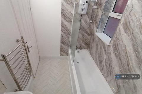 1 bedroom flat to rent, Glasshouse St, Nottingham, NG1