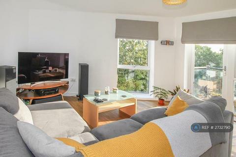 2 bedroom flat to rent, Primula Court, Romford, RM3