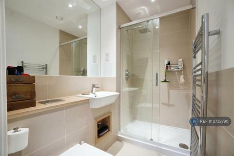 2 bedroom flat to rent, Primula Court, Romford, RM3