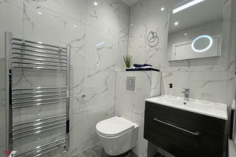 undefined, Crescent Drive, Aldershot GU12