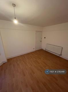 3 bedroom detached house to rent, Wyvern Avenue, Leicester, LE4