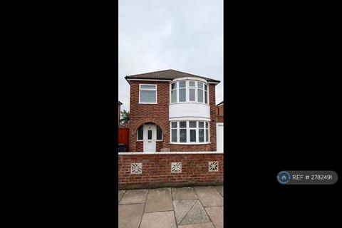 3 bedroom detached house to rent, Wyvern Avenue, Leicester, LE4