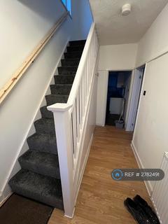 3 bedroom detached house to rent, Wyvern Avenue, Leicester, LE4