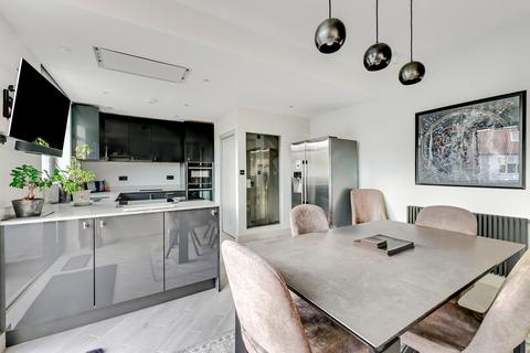 undefined, Egmont Road, KT3