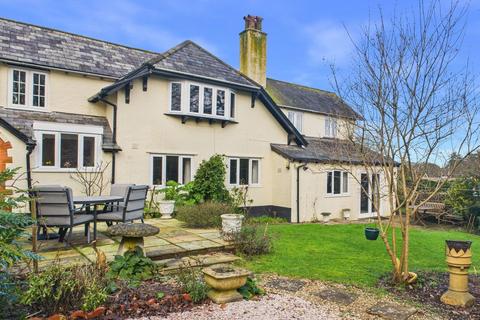 2 bedroom flat for sale, West Hill