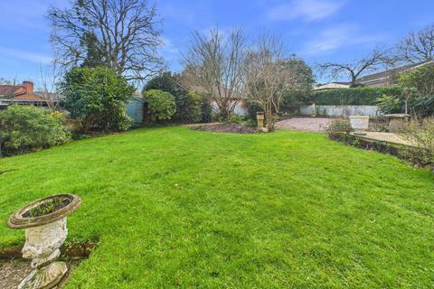 2 bedroom flat for sale, West Hill