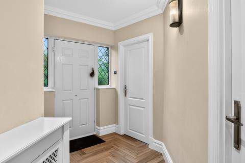 4 bedroom semi-detached house for sale, Foxhills Close, Chertsey, KT16