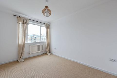 2 bedroom flat to rent, Churchill Gardens, Pimlico, London, SW1V
