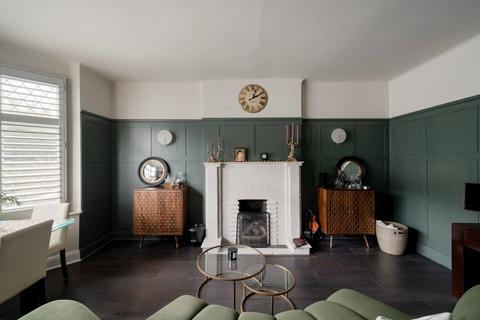 undefined, Woodfield Avenue, London SW16
