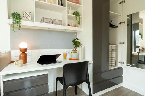 undefined, Rhodaus Town