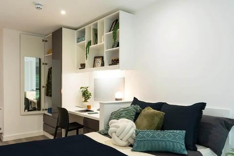 undefined, Rhodaus Town