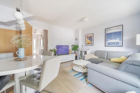 3 bedroom terraced house to rent, Vince Dunn Mews, Essex CM17