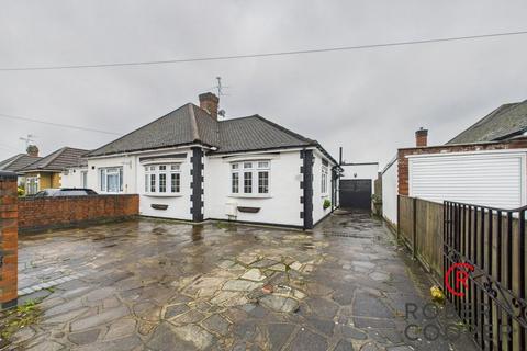 3 bedroom bungalow for sale, The Croft, South Ruislip, HA4
