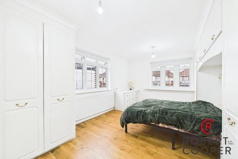 3 bedroom bungalow for sale, The Croft, South Ruislip, HA4