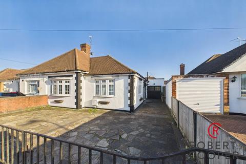 3 bedroom bungalow for sale, The Croft, South Ruislip, HA4