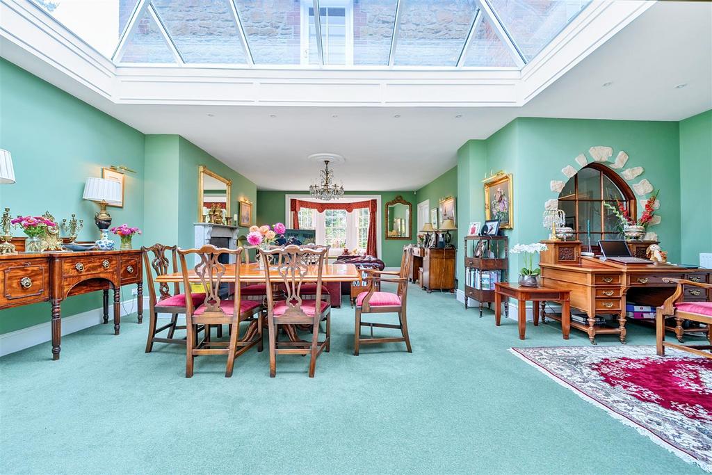 Dining area.jpg