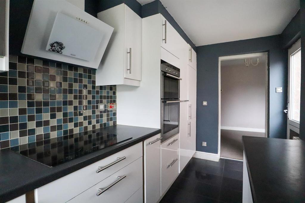 Kitchen (2).jpg