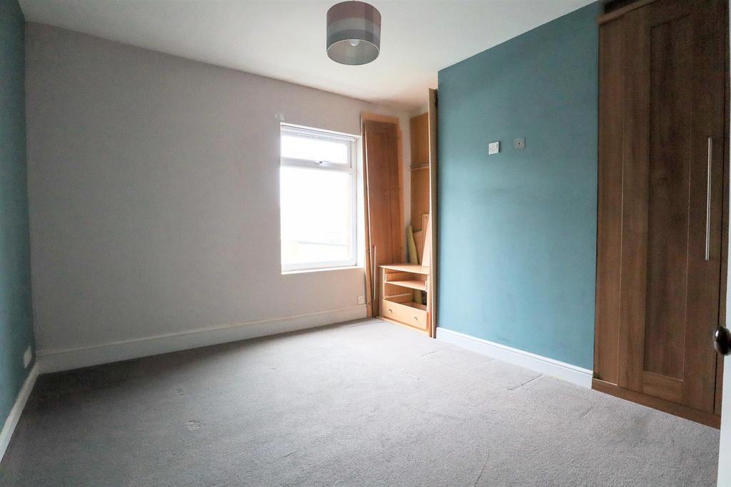 Bedroom 1.jpg