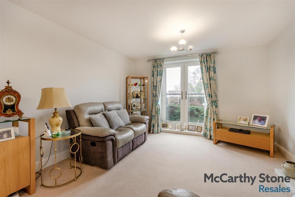 8677160-interior02.jpg