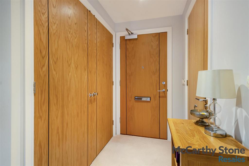 8677160-interior13.jpg