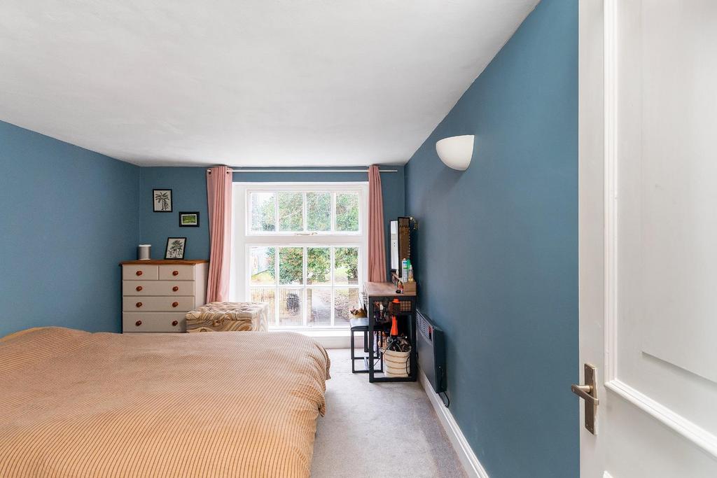 F1 CHOM - Bedroom H.jpg