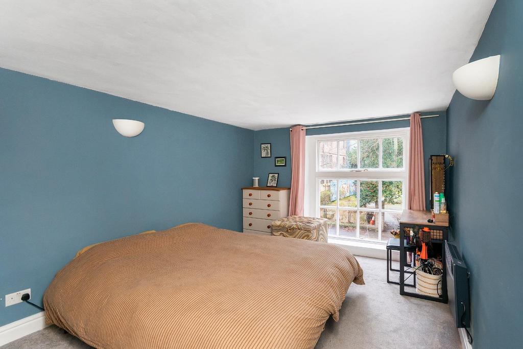 F1 CHOM - Bedroom F.jpg