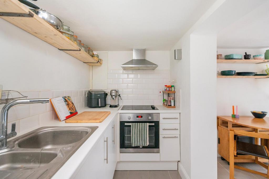F1 CHOM - Kitchen B.jpg