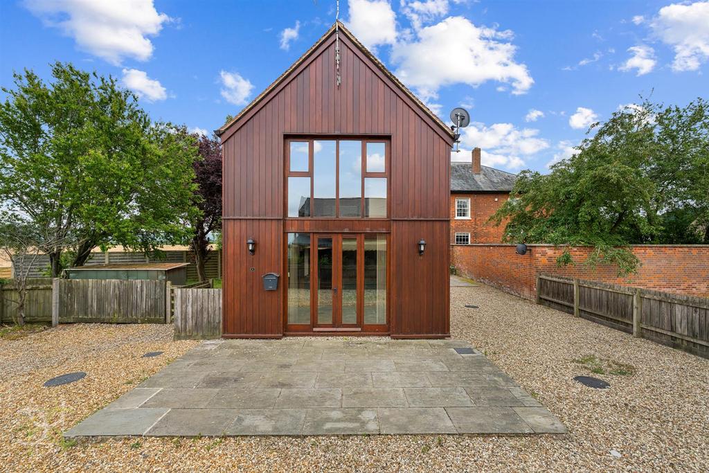3 bedroom detached house to rent