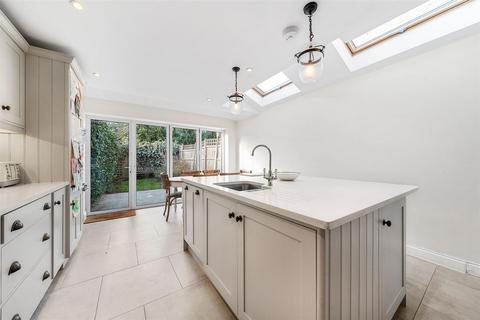 3 bedroom terraced house to rent, Trehern Road, East Sheen, SW14