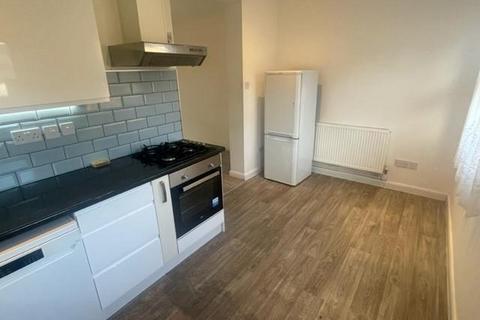 5 bedroom end of terrace house to rent, Exeter Road, Edmonton