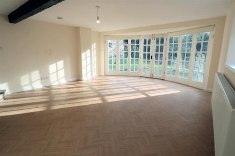 4 bedroom character property to rent, Aldgate, Ketton PE9