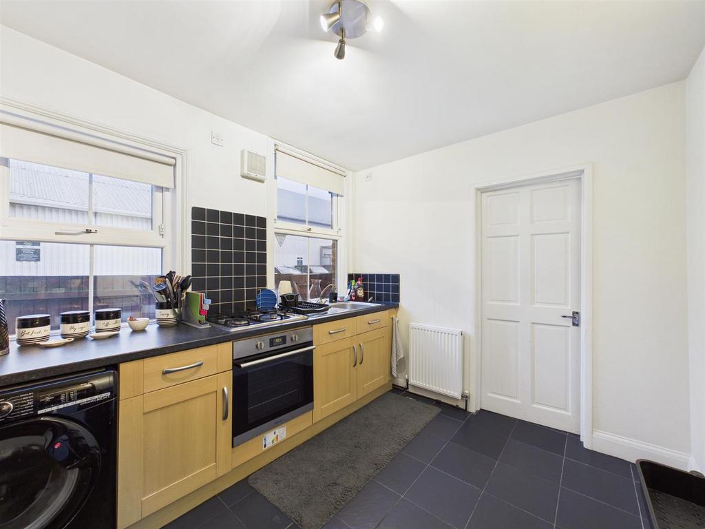 Kitchen: