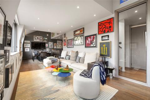 undefined, Rosebery Avenue, EC1R