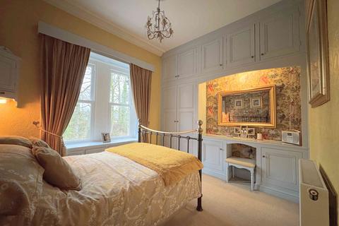 undefined, Stainland Road, Holywell Green HX4