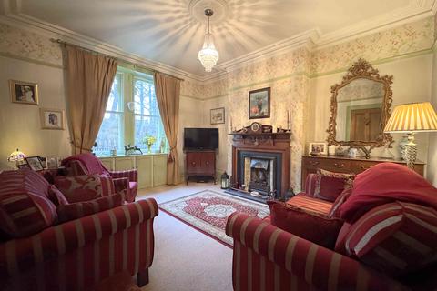 undefined, Stainland Road, Holywell Green HX4