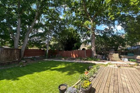 undefined, Iver,  South Bucks,  Bangors Road North,  SL0