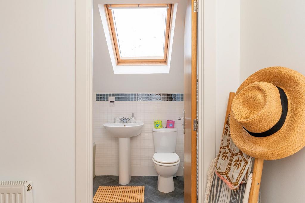 3 D1 RAD - Bathroom B.jpg