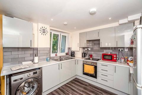 2 bedroom flat for sale, Briant Street, London SE14