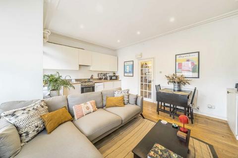 2 bedroom flat to rent, Hemberton Road, London SW9
