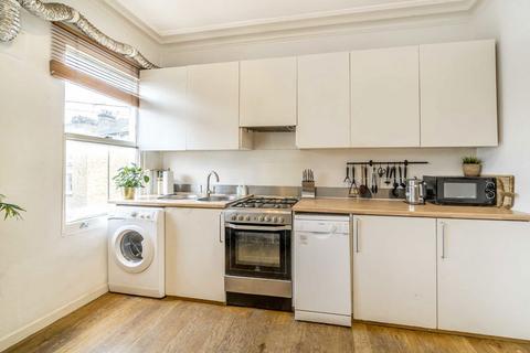 2 bedroom flat to rent, Hemberton Road, London SW9